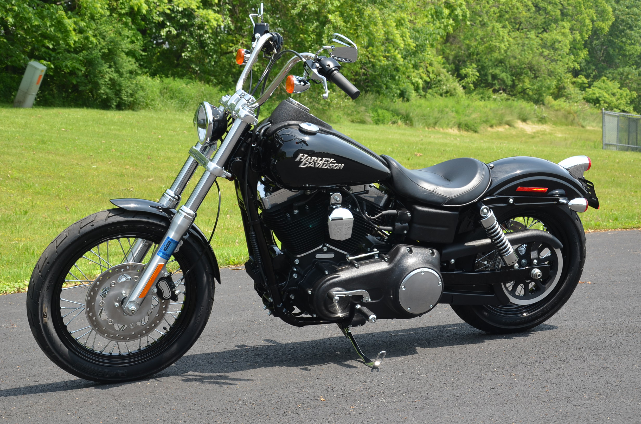 Buy 2012 HARLEY DAVIDSON BLACK DYNA STREET BOB STREETBOB on 2040motos
